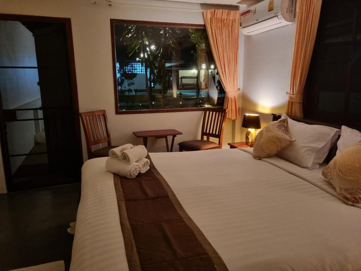 Meyers Hua Hin Hotel Buitenkant foto