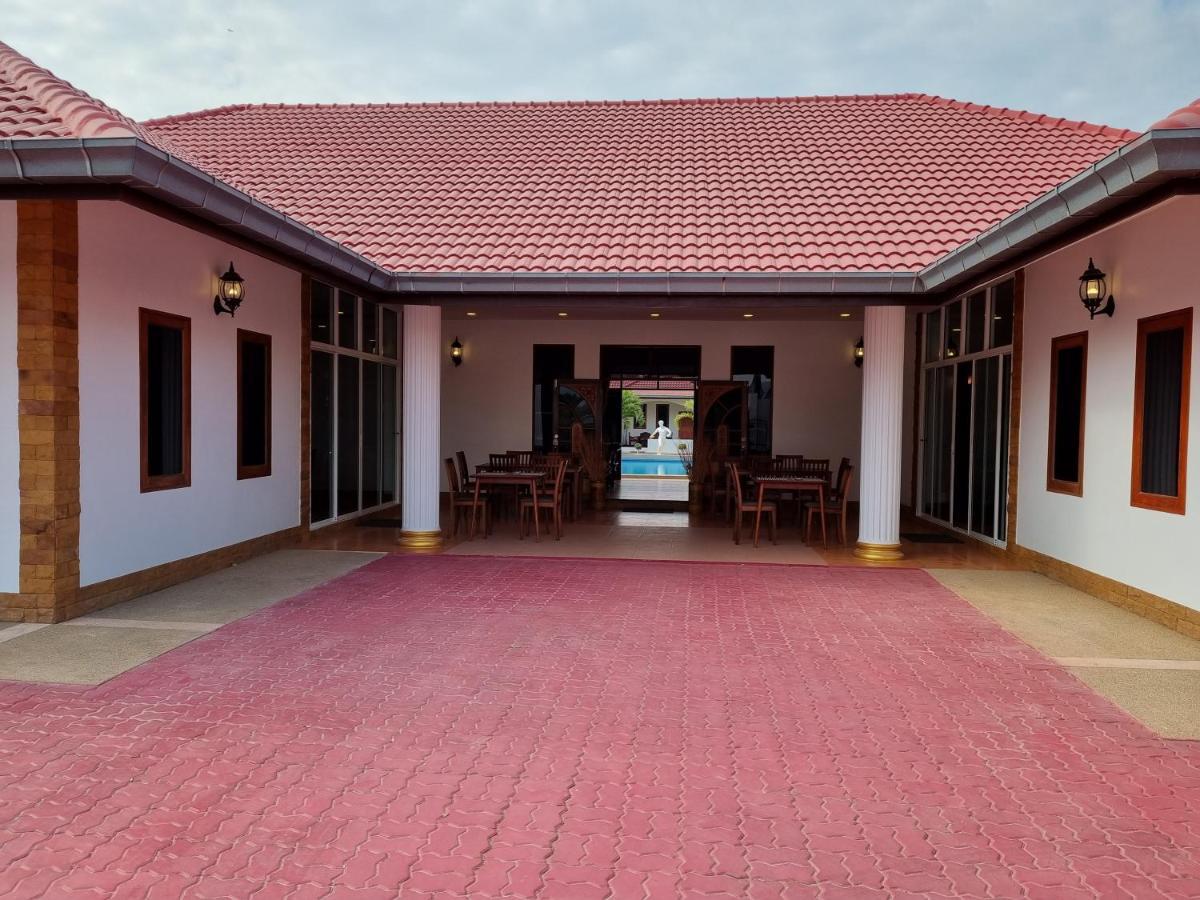 Meyers Hua Hin Hotel Buitenkant foto