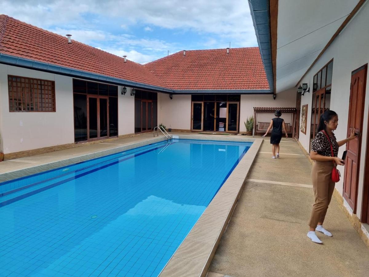 Meyers Hua Hin Hotel Buitenkant foto