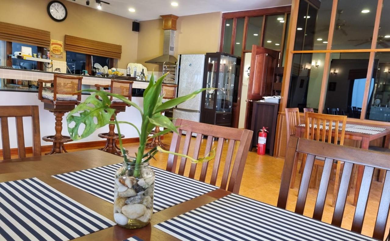 Meyers Hua Hin Hotel Buitenkant foto