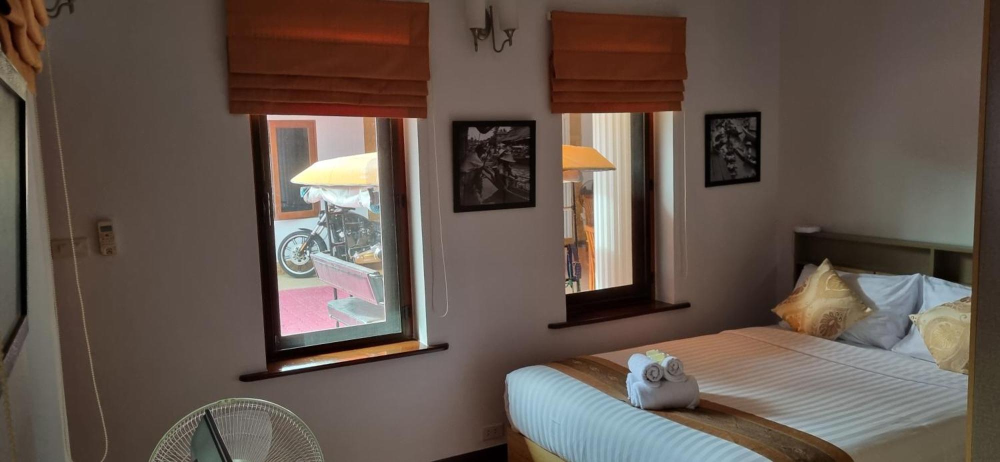 Meyers Hua Hin Hotel Buitenkant foto