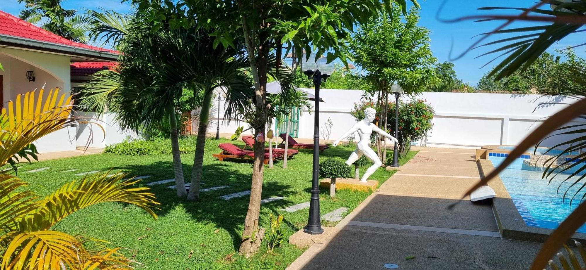 Meyers Hua Hin Hotel Buitenkant foto