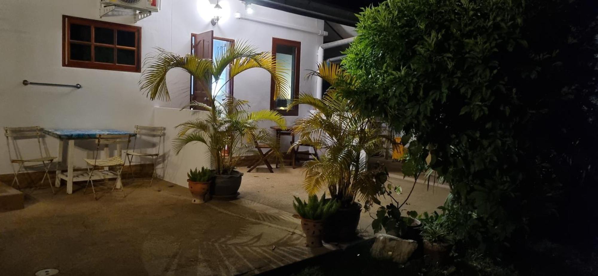 Meyers Hua Hin Hotel Buitenkant foto