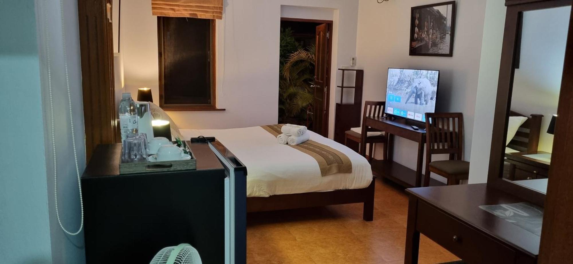 Meyers Hua Hin Hotel Buitenkant foto